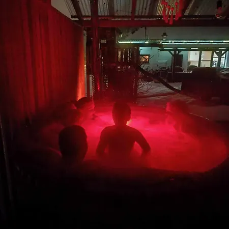 דירה House With Sauna And Jacuzzi 2