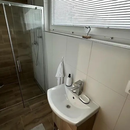 Apartment House With Sauna And Jacuzzi 2 Svaty Kriz