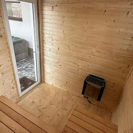 House With Sauna And Jacuzzi 2 דירה
