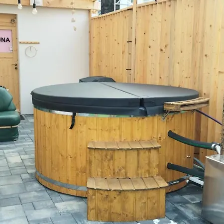 House With Sauna And Jacuzzi 2 * Svaty Kriz