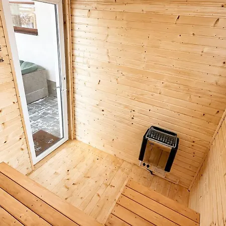 House With Sauna And Jacuzzi 2