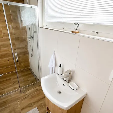 House With Sauna And Jacuzzi 2 *